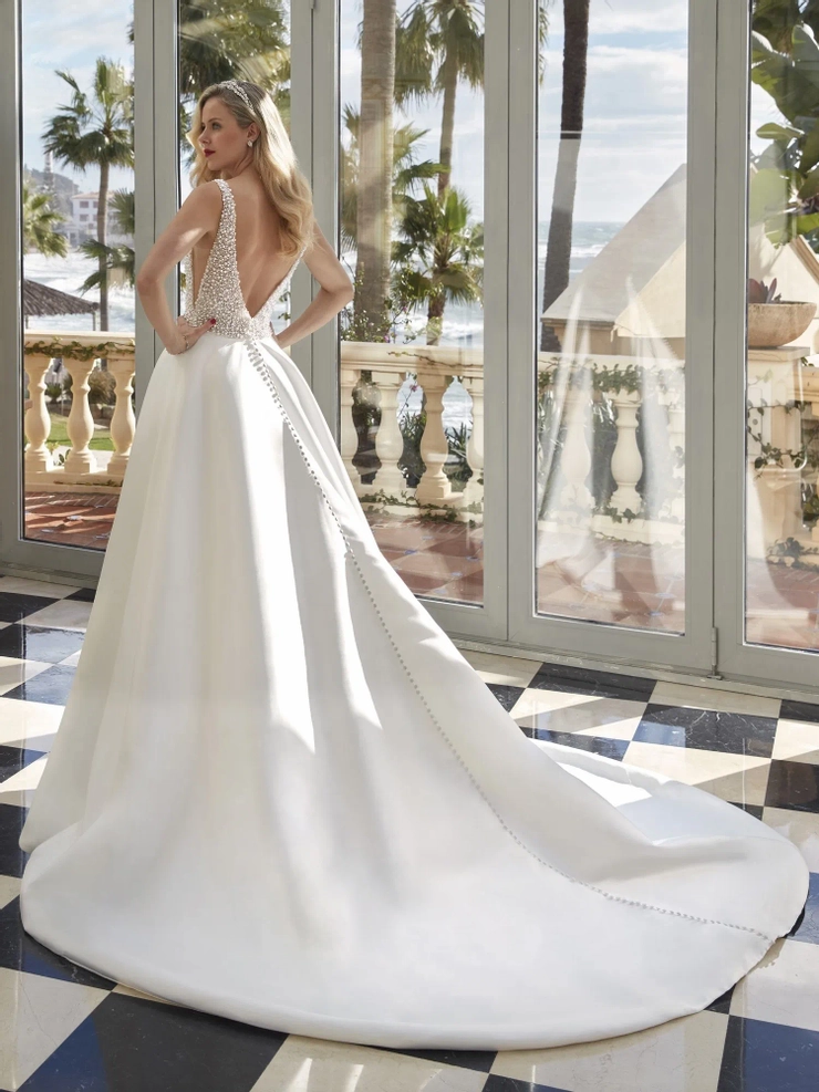 Demetrios 1254 #1 default backface vertical picture