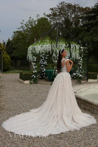 Vladiyan 2452 #4 backface vertical thumbnail