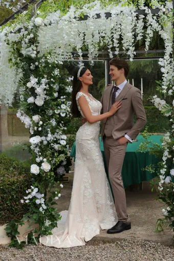 Vladiyan 2452 #2 backface vertical thumbnail