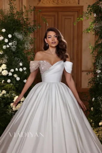 Vladiyan 2516 #3 frontface vertical cropped thumbnail