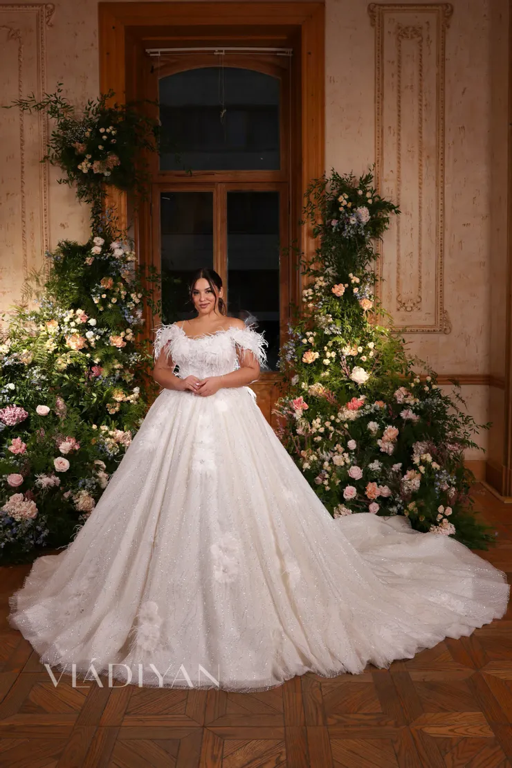 Vladiyan 2522 #1 frontface vertical picture