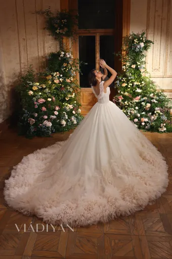 Vladiyan 2545 #2 default backface vertical thumbnail