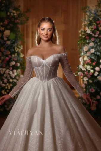 Vladiyan 2547 #3 frontface vertical cropped thumbnail