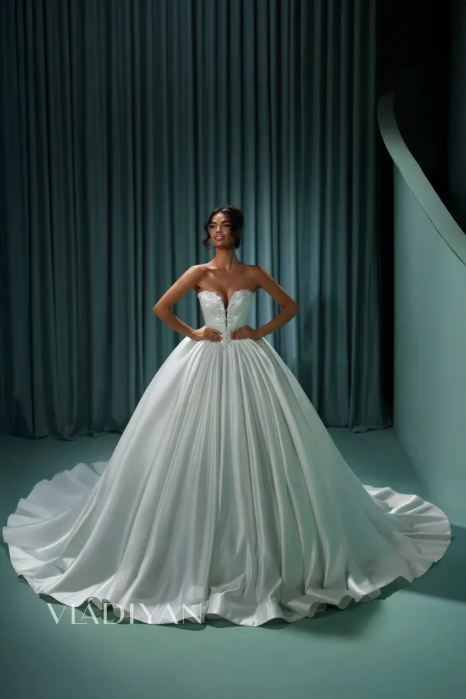 Vladiyan - 2613 | White Canvas Bridal