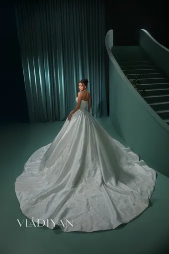 Vladiyan 2621 #3 default backface vertical thumbnail