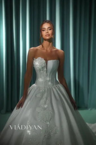 Vladiyan 2621 #4 frontface vertical cropped thumbnail