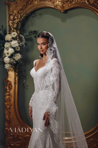 Vladiyan 2625 #3 frontface vertical cropped thumbnail