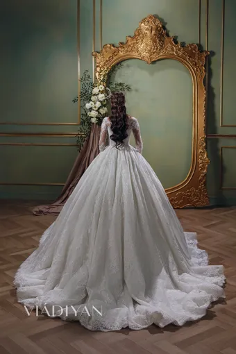 Vladiyan 2627 #3 default backface vertical thumbnail