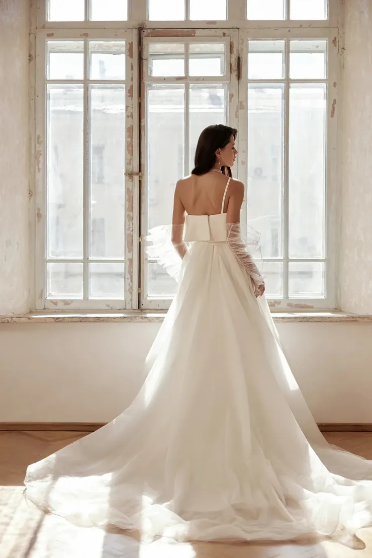 Victoria Soprano Allure #1 default backface vertical picture