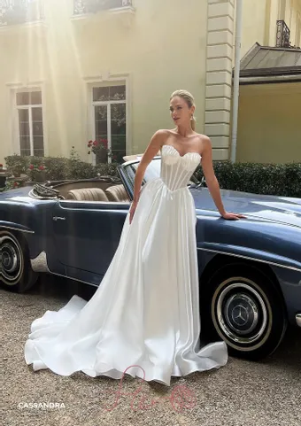 Fler Cassandra #1 frontface vertical thumbnail