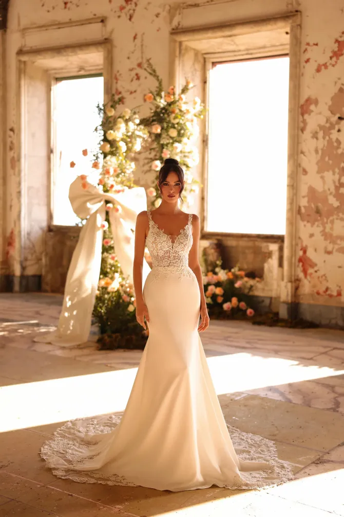 Victoria Soprano | White Canvas Bride - Dordana | White Canvas Bridal