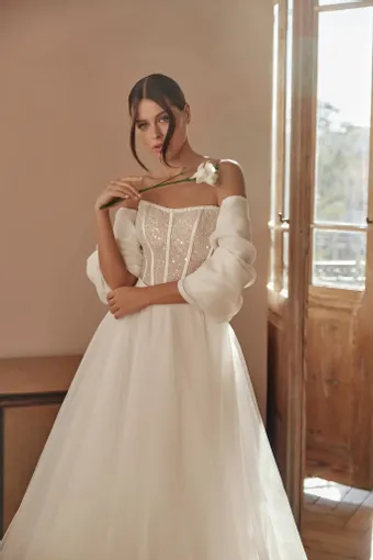 Victoria Soprano Gabrielle #2 frontface vertical cropped thumbnail