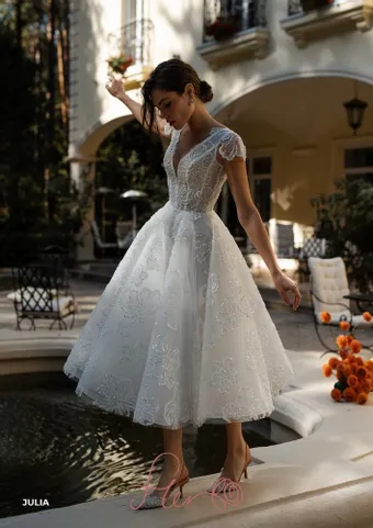 Fler Julia #0 default frontface vertical thumbnail