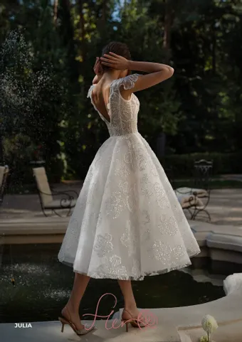 Fler Julia #2 default backface vertical cropped thumbnail