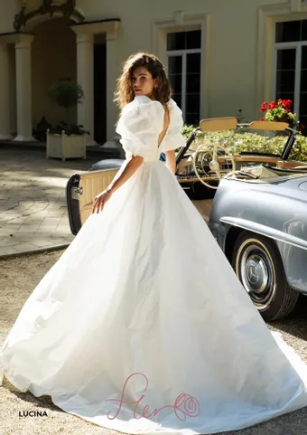 Fler Lucina #1 default backface vertical thumbnail