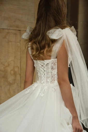 Fler Malaga #2 backface vertical cropped thumbnail