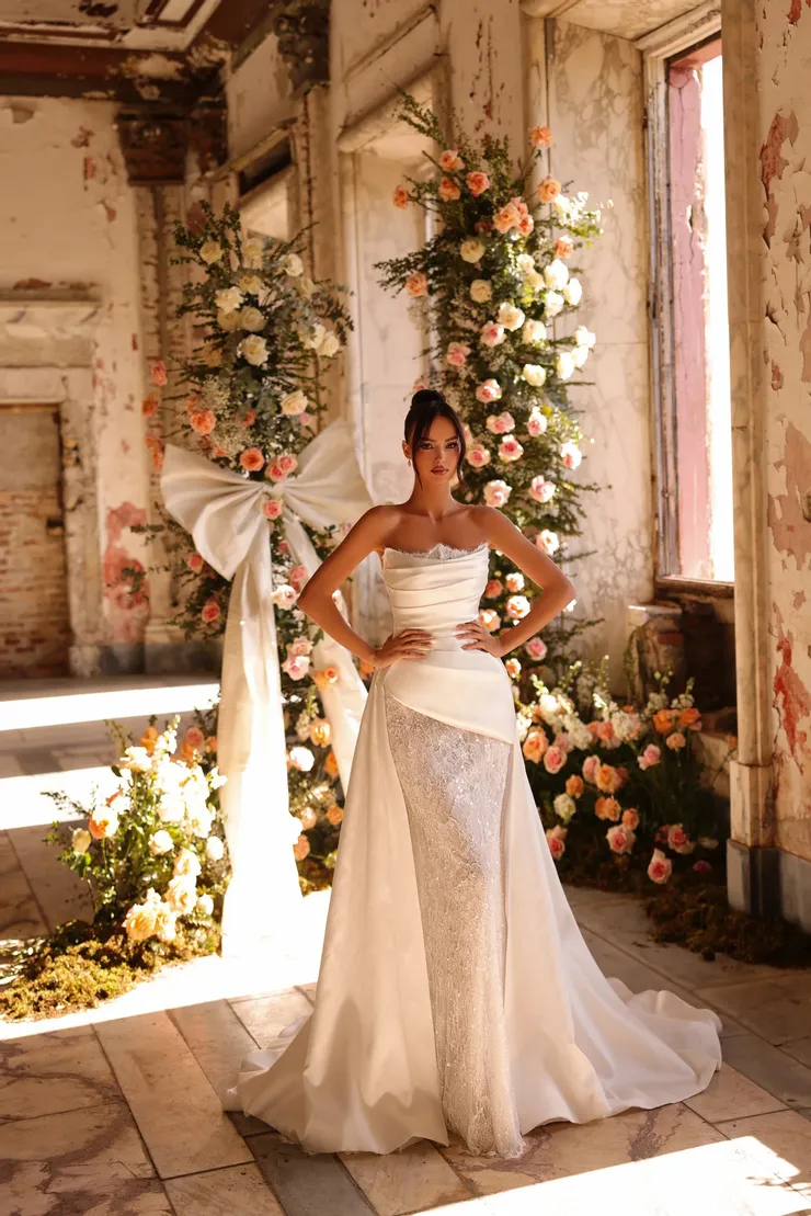 Victoria Soprano Mindi #1 frontface vertical picture