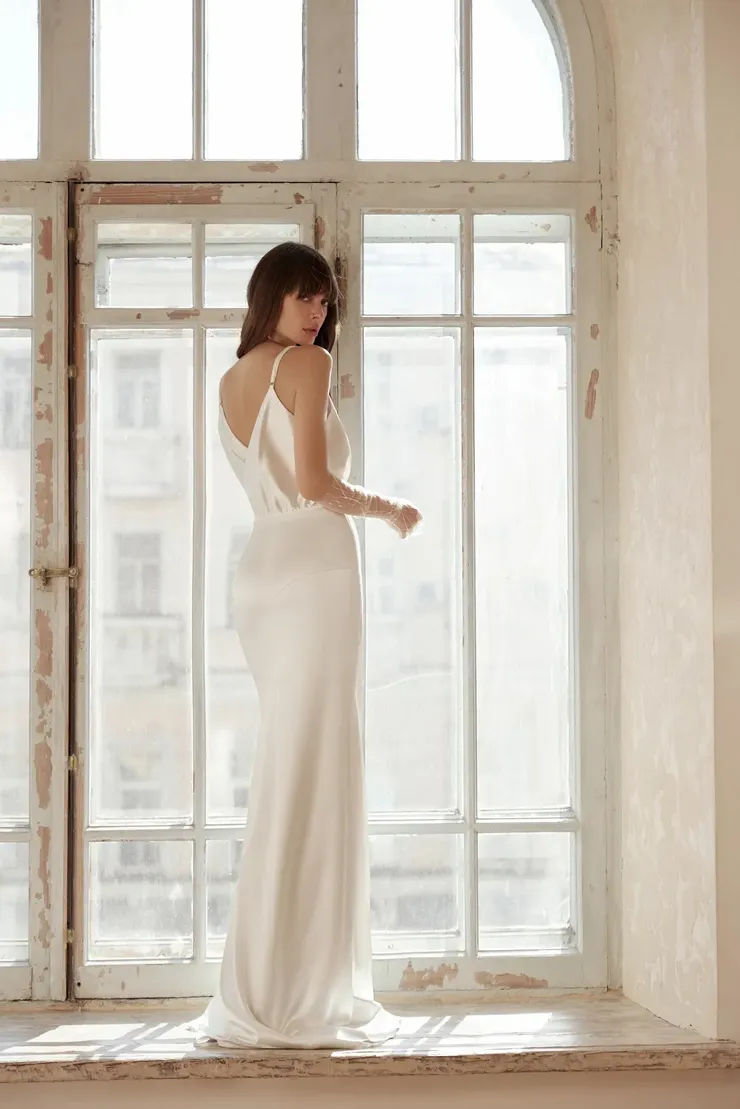 Victoria Soprano Orintal #1 default backface vertical picture