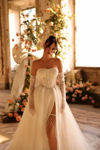 Victoria Soprano Ornela #1 frontface vertical thumbnail