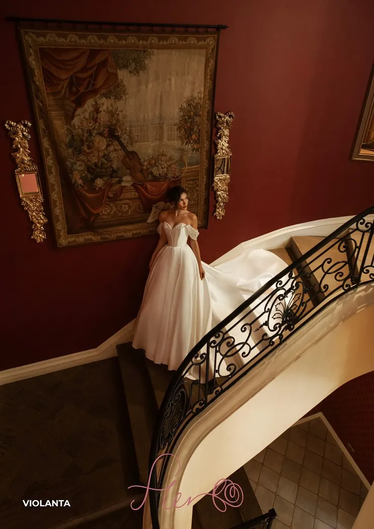 Fler Violanta #1 frontface vertical picture